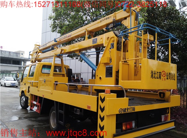 東風(fēng)18米升降車(國五)采用東風(fēng)多利卡雙排座底盤加裝上裝部分而成;液壓式三節(jié)折疊臂,最大作業(yè)高度18米,作業(yè)輻度5.7米; 采用國產(chǎn)、進(jìn)口換向閥及液壓油缸,換向平穩(wěn),操作靈活方便;隨車安裝四個液壓支腿,以保證整車在操作時(shí)的穩(wěn)定性與安全性;支腿與工作臂互鎖,安全可靠,防止誤操作過位.